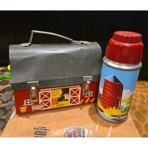 VINTAGE Thermos Brand RED BARN LUNCHBOX AND THERMOS 1950s
